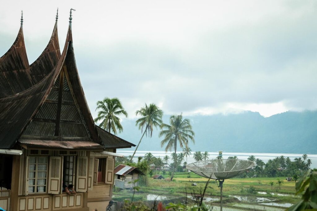 Panorama Danau Maninjau